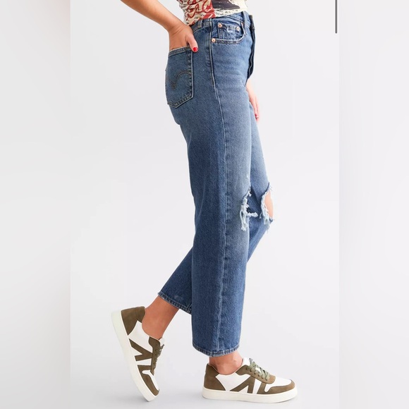 Levi’s Ribcage Ankle Straight Jean - Picture 3 of 13